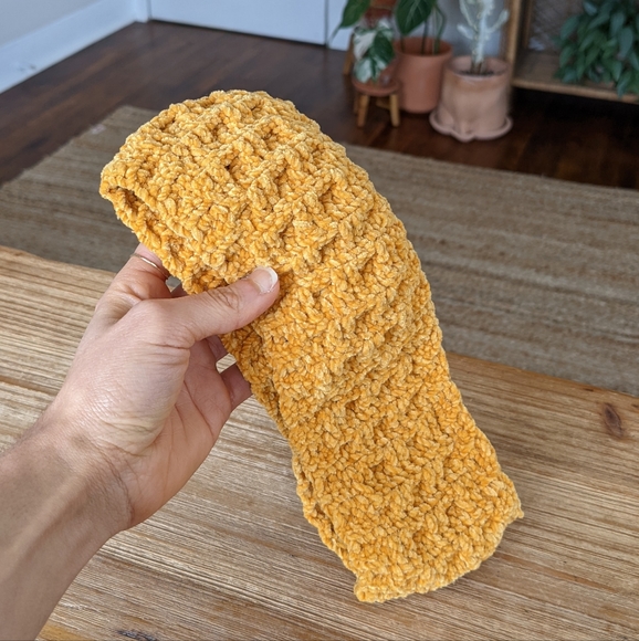 Handmade Yellow Knitted Headband - Picture 4 of 5